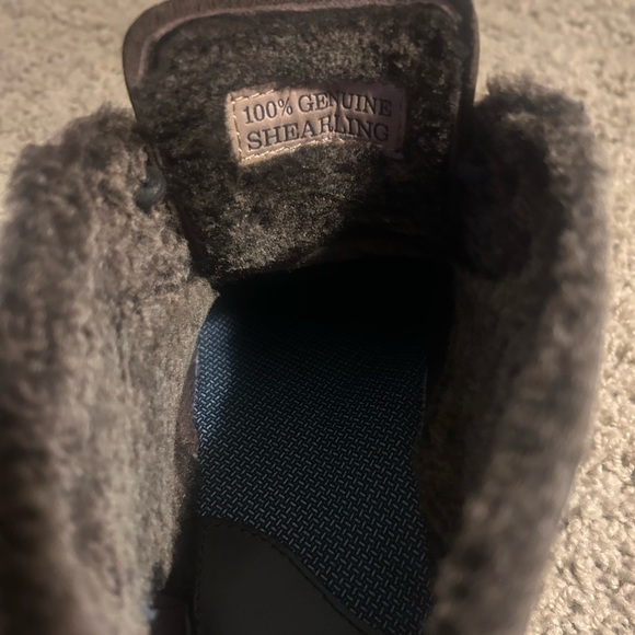 Johnston and Murphy Chukka Boot with Shearling Inner - Picture 4 of 5